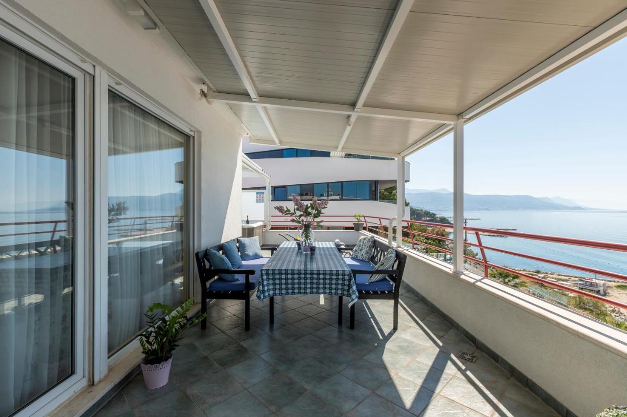 Апартаменты Seaside Penthouse With Hot Tub Sky Living Сплит Экстерьер фото