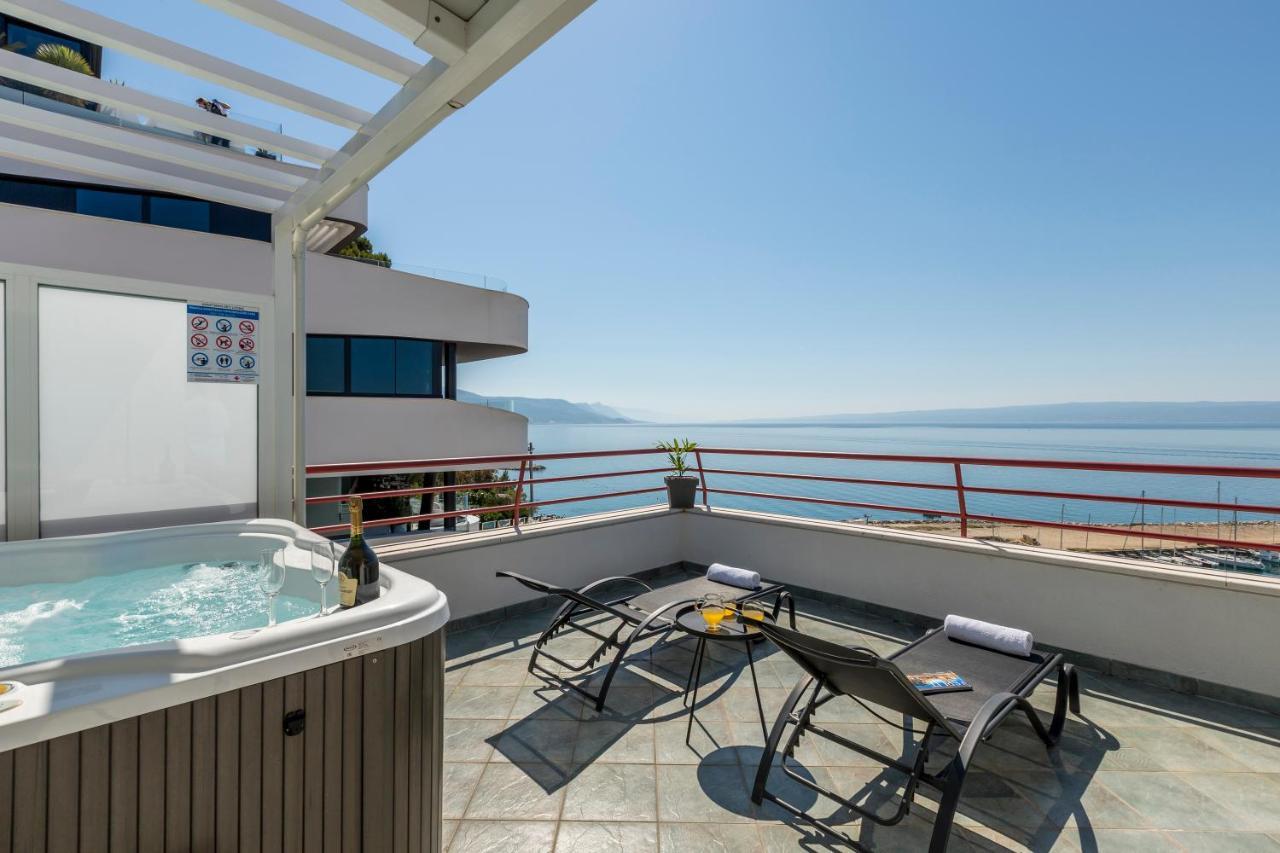 Апартаменты Seaside Penthouse With Hot Tub Sky Living Сплит Экстерьер фото